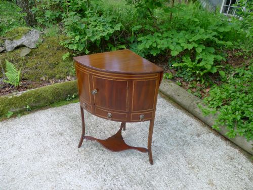 A GOOD GEORGIAN BOW FRONT MAHOGANY CORNER DISPLAY STANDWASH STAND WITH RARE FOLD DOWN TOP CIRCA 1790 - ADDITIONAL PHOTO 1
