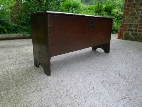 fig 3. A 17th CENTURY OAK FIVE PLANK COFFER IN GOOD CONDITION.
