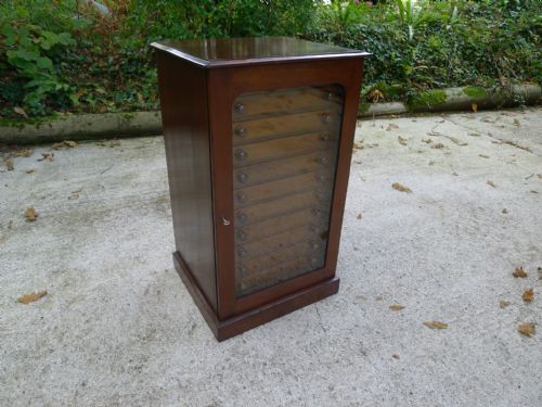 fig 1. A VICTORIAN 12 DRAWER DEAL COLLECTORS CABINET BY JAMES GARDNER OF OXFORD STREET, LONDON. CIRCA 1890.
