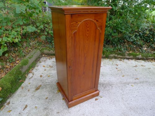 fig 1. A SUPERB 20 DRAWER 'TREFOIL' STYLE COLLECTORS CABINET BY J.T.CROCKETT OF LONDON CIRCA 1880