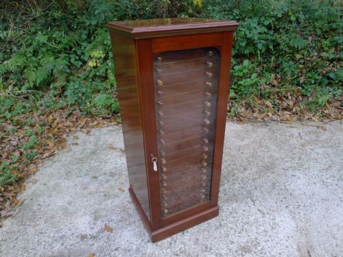 fig 1. A WATKINS AND DONCASTER 'DE LUXE' SOLID MAHOGANY 20 DRAWER COLLECTORS CABINET CIRCA 1890.