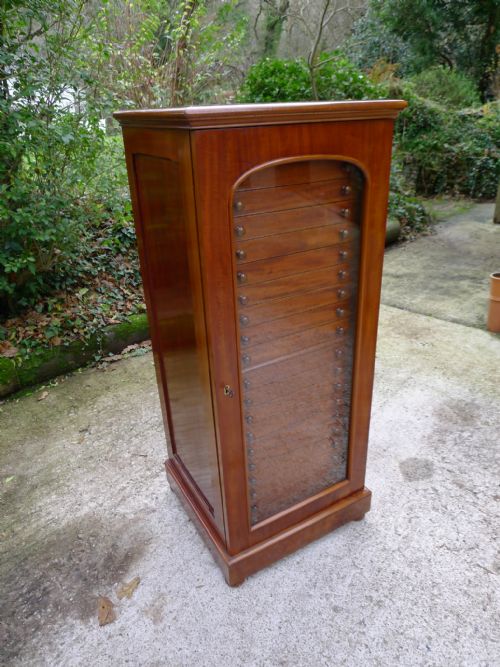 fig 2. BRADY 20 DRAWER BUTTERFLY CABINET IN SUPERB CONDITION CIRCA 1900.