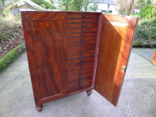 fig 3. A 40 DRAWER COLLECTORS CABINET CIRCA 1840. PROPERTY OF J.C.DALE 1791-1872