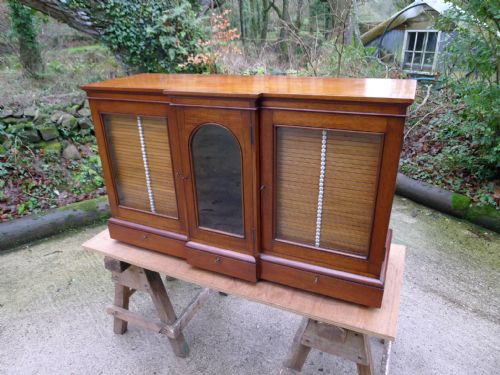 fig 1. A VERY FINE 72 DRAWER MICROSCOPE SLIDE COLLECTORS CABINET CIRCA 1910. PROPERTY OF THE LATE FRED DISHLEY OF MANCHESTER