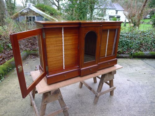 fig 3. A VERY FINE 72 DRAWER MICROSCOPE SLIDE COLLECTORS CABINET CIRCA 1910. PROPERTY OF THE LATE FRED DISHLEY OF MANCHESTER