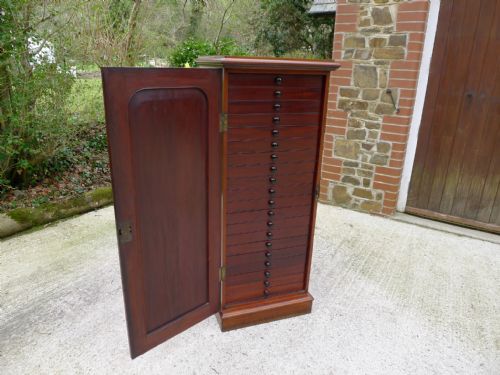 fig 1. A GOOD VICTORIAN MAHOGANY 20 DRAWER COLLECTORS CABINET CIRCA 1880.
