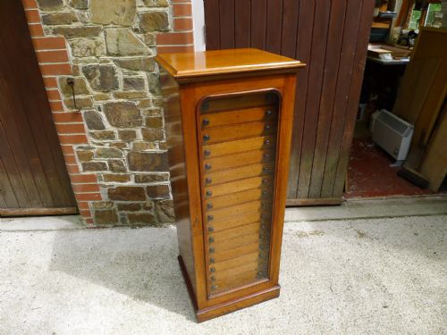 A Good Edwardian Mahogany 18 Drawer Collectors Cabinet by J.t.crockett, Cavendish Square, London Circa 1910
