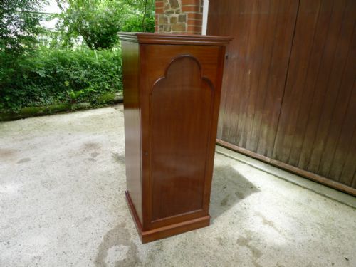 fig 1. A FINE 20 DRAWER VICTORIAN MAHOGANY COLLECTORS CABINET BY J.T.CROCKETT AND SONS CIRCA 1890