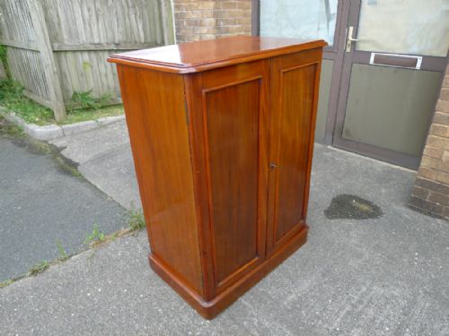 fig 1. A VERY VERSATILE 10 DRAWER VICTORIAN MAHOGANY COLLECTORS CABINET CIRCA 1890.