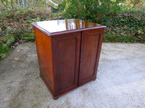 fig 1. A GOOD VICTORIAN MAHOGANY 12 DRAWER COLLECTORS CABINET, CIRCA 1880