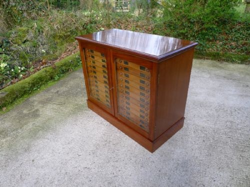 fig 2. A 24 DRAWER MAHOGANY COLLECTORS CABINET BY WATKINS AND DONCASTER OF LONDON. CIRCA 1900.