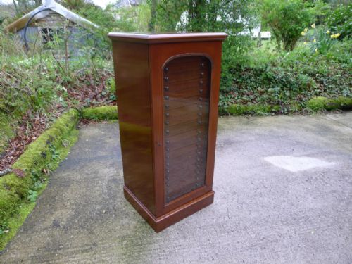 fig 1. A FINE 20 DRAWER MAHOGANY COLLECTORS CABINET BY MESSRS WATKINS & DONCASTER. CIRCA 1900.