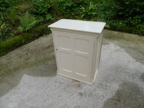 fig 1. A PAINTED PINE AND PLY BATHROOM OR OTHER CABINET IN GOOD ORDER. CIRCA 1920