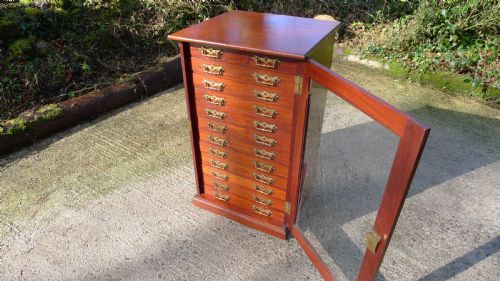 fig 1. A GOOD VICTORIAN MAHOGANY 12 DRAWER SPECIMEN COLLECTORS CABINET. CIRCA 1890