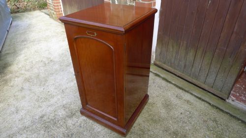 fig 1. A FINE 16 DRAWER VICTORIAN MAHOGANY COLLECTORS SPECIMEN CABINET CIRCA 1890