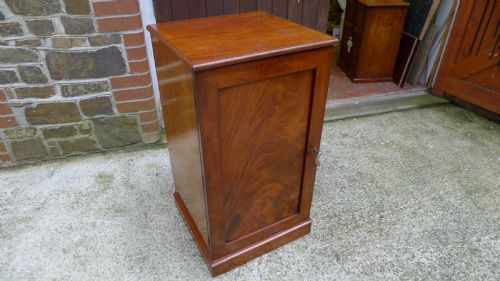 fig 1. A SUPERB AND HISTORIC 16 DRAWER COLLECTORS CABINET. PROPERTY OF THE LATE J.C.DALE 1791-1872.