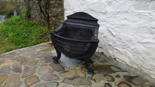 A Beautiful Mid Victorian Fire Basket or Grate with Brass Finials and Cast Iron. Circa 1870.