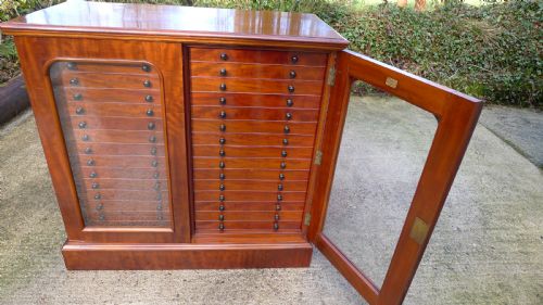 fig 1. A VERY FINE 30 DRAWER BUTTERFLY COLLECTORS CABINET BY THOMAS GURNEY. CIRCA 1880