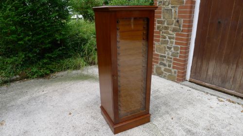 fig 1. AN EXCELLENT 20 DRAWER MAHOGANY COLLECTORS CABINET BY WATKINS & DONCASTER OF THE STRAND, LONDON. CIRCA 1900.