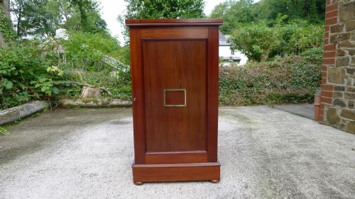 fig 3. A SUPERB 12 DRAWER MAHOGANY COLLECTORS CABINET BY STANDISH. CIRCA 1870.