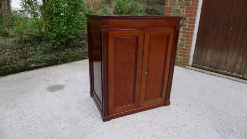 fig 3. A MUSEUM QUALITY LATE VICTORIAN COLLECTORS CABINET BY HOLLAND & SONS. CIRCA 1890. SOURCE, THE BRITISH MUSEUM. LONDON. ENGLAND.