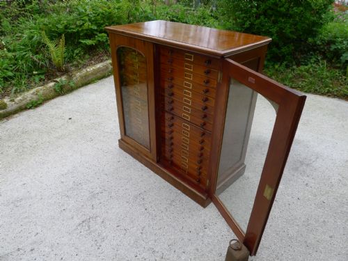 fig 3. A 32 DRAWER MAHOGANY COLLECTORS CABINET BY CHARLES BRADY OF EDMONTON. LONDON. CIRCA 1900.