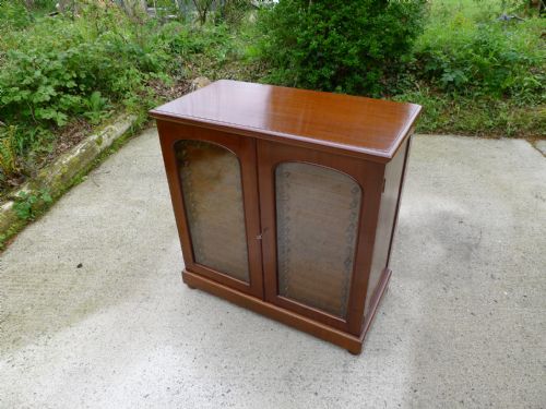 fig 3. A MAGNIFICANT 30 DRAWER ENTOMOLOGICAL COLLECTORS CABINET BY CHARLES BRADY OF LONDON. CIRCA 1900.