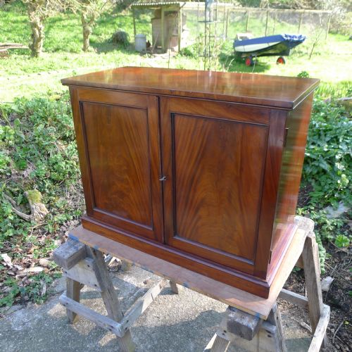 A Beautiful 16 Drawer Collectors Cabinet in Honduras Mahogany. Circa 1850.