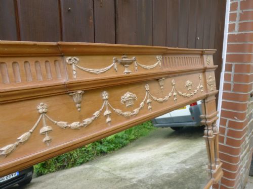 A FINE AND ORIGINAL LATE 18THEARLY 19TH CENTURY OVERMANTEL IN PINE AND GESSO ORIGINAL GLASS - ADDITIONAL PHOTO 11