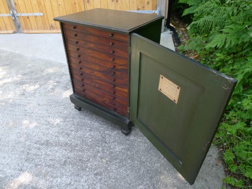 AN EXCELLENT ORIGINAL PAINTED 12 DRAWER COLLECTORS CABINET CIRCA 1870 - ADDITIONAL PHOTO 2