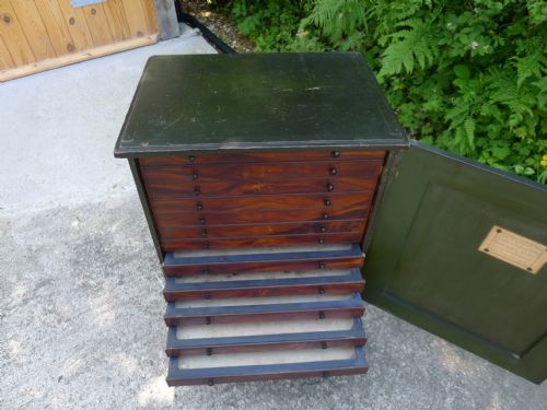 AN EXCELLENT ORIGINAL PAINTED 12 DRAWER COLLECTORS CABINET CIRCA 1870 - ADDITIONAL PHOTO 8