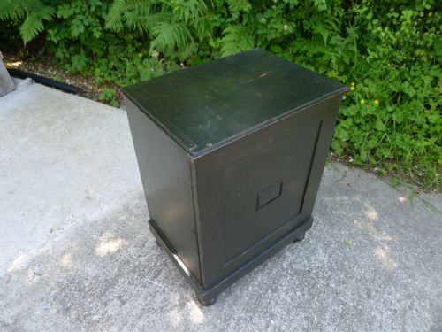 AN EXCELLENT ORIGINAL PAINTED 12 DRAWER COLLECTORS CABINET CIRCA 1870 - ADDITIONAL PHOTO 14