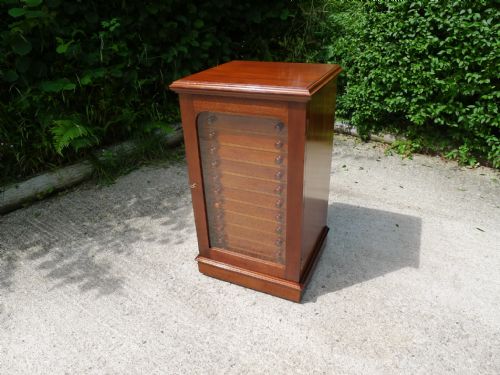 fig 2. AN EXCEPTIONAL 12 DRAWER DE-LUXE COLLECTORS CABINET BY MESSRS WATKINS AND DONCASTER. CIRCA 1890.