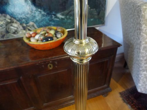 A GOOD VICTORIAN RISE AND FALL STANDARD LAMP CIRCA 1880 - ADDITIONAL PHOTO 3