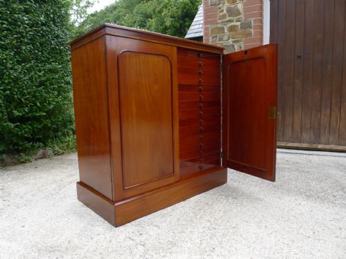 A Super 30 Drawer Solid Mahogany Victorian Collectors Cabinet. C.1880.
ideal Medal Cabinet.