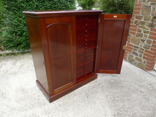fig 1. THE FINEST WATKINS & DONCASTER DE-LUXE 30 DRAWER COLLECTORS CABINET. CIRCA 1900. SUPERB IN EVERY WAY.