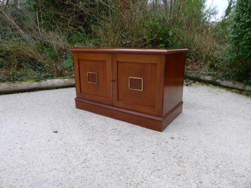 A SUPERB 'TYPE' SPECIMEN COLLECTORS CABINET IN MAHOGANY AND SATIN WOOD CIRCA 1870 - ADDITIONAL PHOTO 2