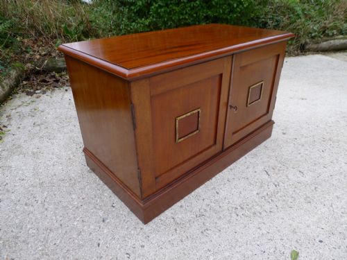A SUPERB 'TYPE' SPECIMEN COLLECTORS CABINET IN MAHOGANY AND SATIN WOOD CIRCA 1870 - ADDITIONAL PHOTO 5