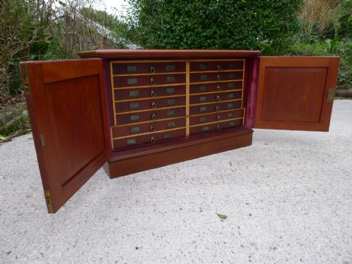 A SUPERB 'TYPE' SPECIMEN COLLECTORS CABINET IN MAHOGANY AND SATIN WOOD CIRCA 1870 - ADDITIONAL PHOTO 6