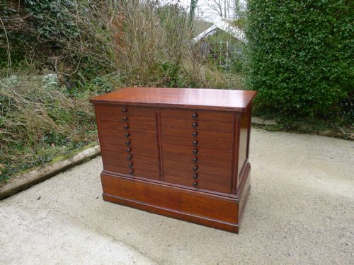 fig 2. A SUPERB 18 DRAWER COLLECTORS CABINET BY HOLLAND & SONS. EX BRITISH MUSEUM. CIRCA 1890.
FOR THE CONNOISSEUR. SOLID MAHOGANY THROUGHOUT.