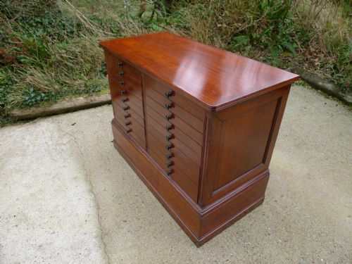 fig 4. A SUPERB 18 DRAWER COLLECTORS CABINET BY HOLLAND & SONS. EX BRITISH MUSEUM. CIRCA 1890.
FOR THE CONNOISSEUR. SOLID MAHOGANY THROUGHOUT.