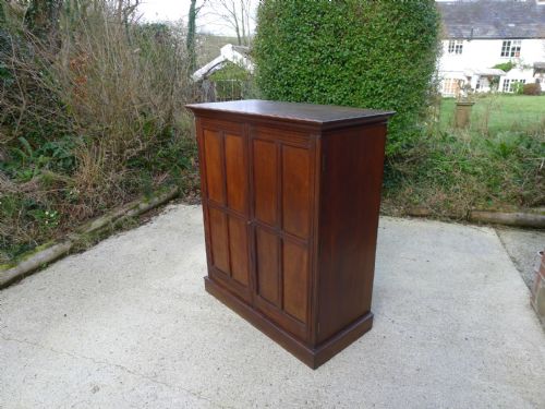 fig 1. A BEAUTIFUL 36 DRAWER COLLECTORS CABINET IN OAK AND MAHOGANY CIRCA 1880
