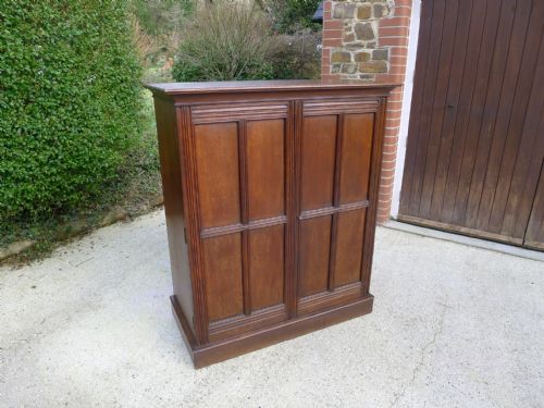 fig 2. A BEAUTIFUL 36 DRAWER COLLECTORS CABINET IN OAK AND MAHOGANY CIRCA 1880