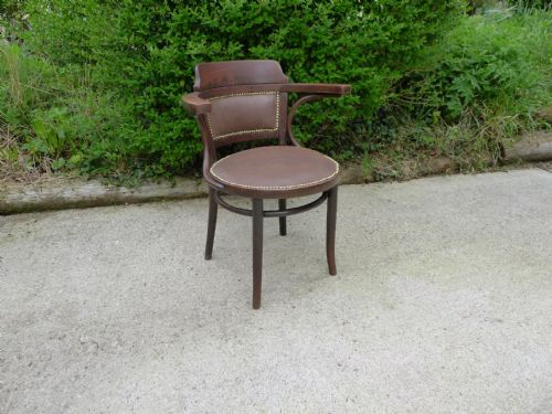 AN EXCELLENT THONET BENTWOOD ARM CHAIR CIRCA 1910 EX WATKINS DONCASTER - ADDITIONAL PHOTO 8