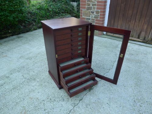 fig 1. AN EXCELLENT MAHOGANY 12 DRAWER COLLECTORS CABINET CIRCA 1920.