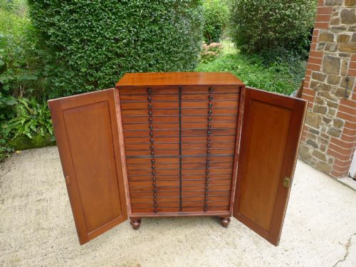 AN HISTORICALLY IMPORTANT 40 DRAWER MAHOGANY COLLECTORS CABINET PROPERTY OF THE LATE JCDALE 1791 1872 - ADDITIONAL PHOTO 10