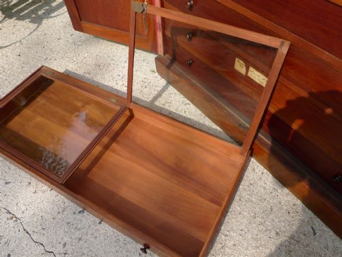 AN HISTORICALLY IMPORTANT COLLECTORS CABINET THE PROPERTY OF WILLIAM JOHN BURCHALL 17811863 CIRCA 1830 - ADDITIONAL PHOTO 19