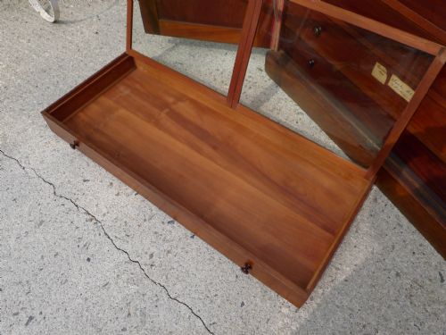 AN HISTORICALLY IMPORTANT COLLECTORS CABINET THE PROPERTY OF WILLIAM JOHN BURCHALL 17811863 CIRCA 1830 - ADDITIONAL PHOTO 20