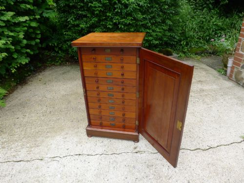 AN EXCELLENT 12 DRAWER COLLECTORS CABINET BY STANDISH CIRCA 1880 - ADDITIONAL PHOTO 6