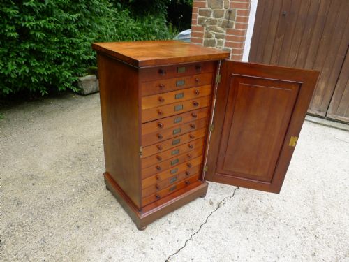 AN EXCELLENT 12 DRAWER COLLECTORS CABINET BY STANDISH CIRCA 1880 - ADDITIONAL PHOTO 7